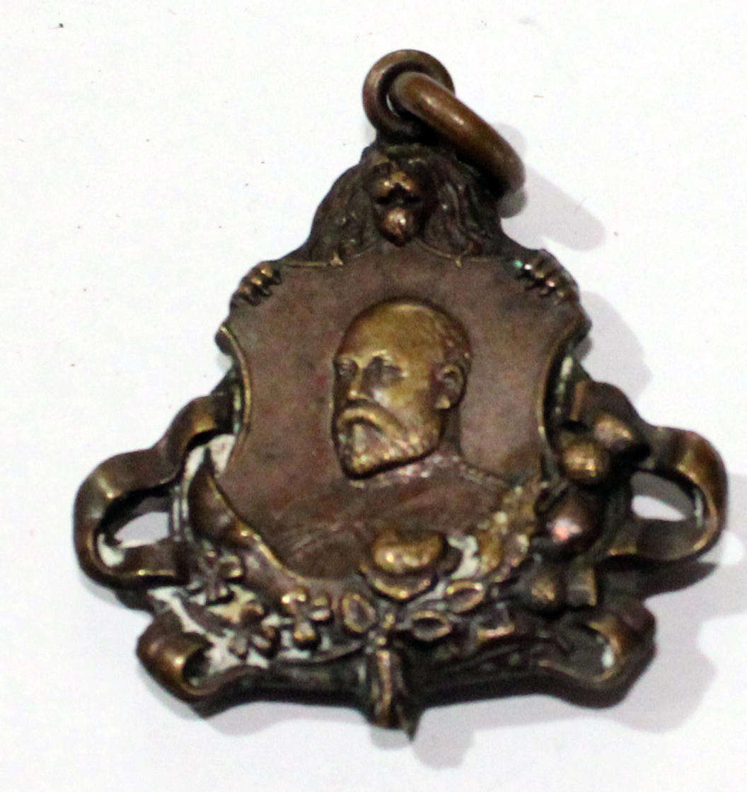 King George V pendant