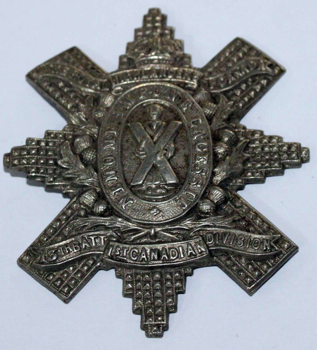 Royal Highland Regiment of Canada glengarry badge (NO PINS)