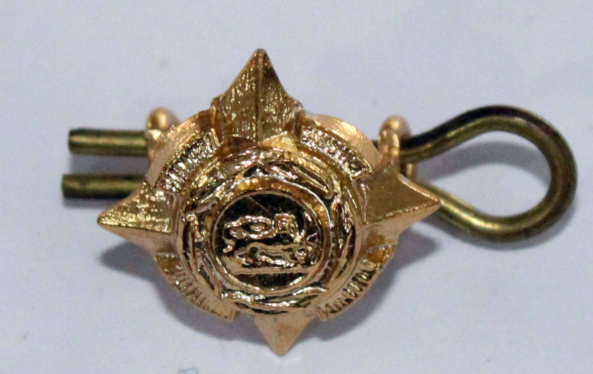 Single Rhodesian Mess dress Lieutenant pip