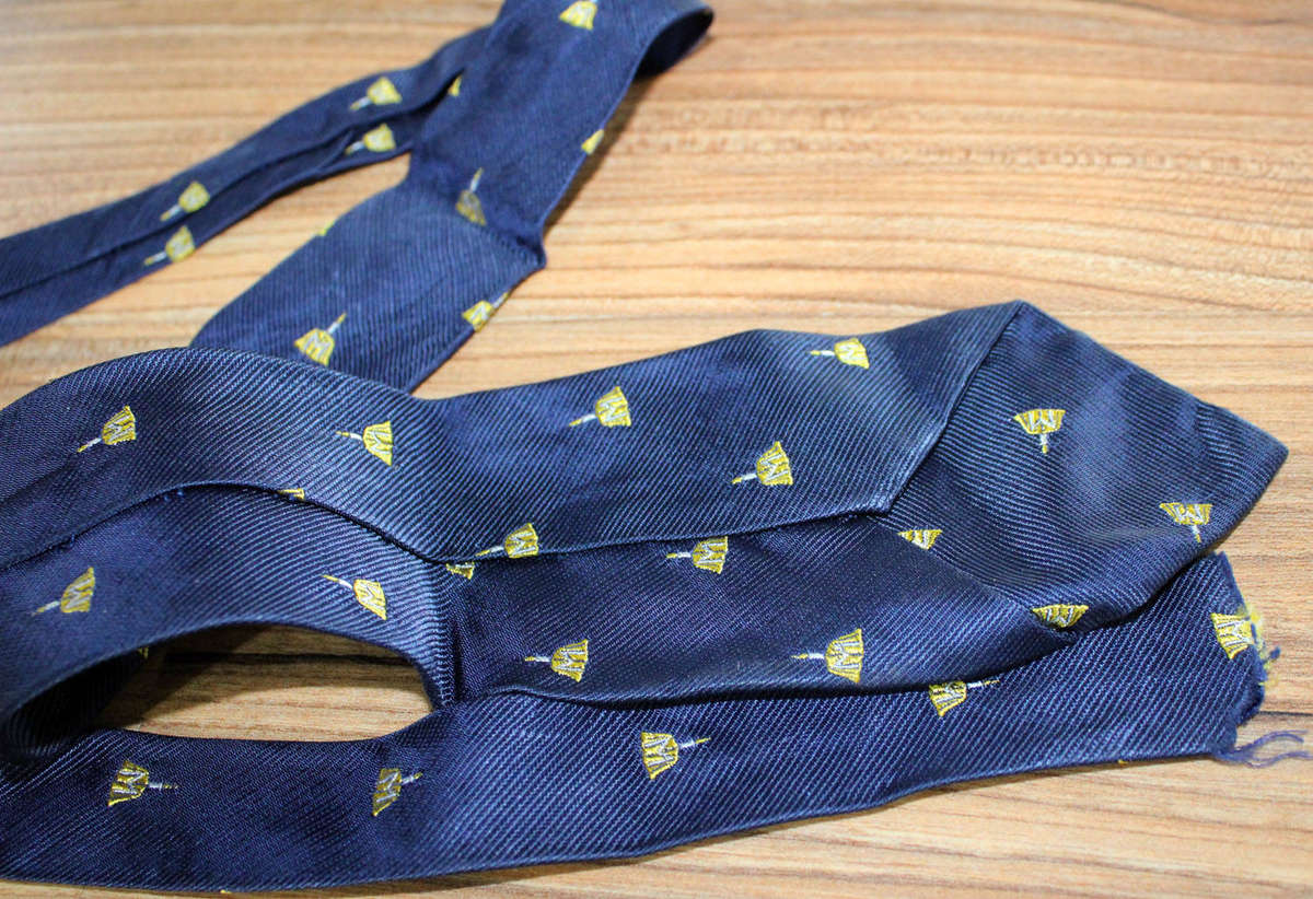 MOTH tie