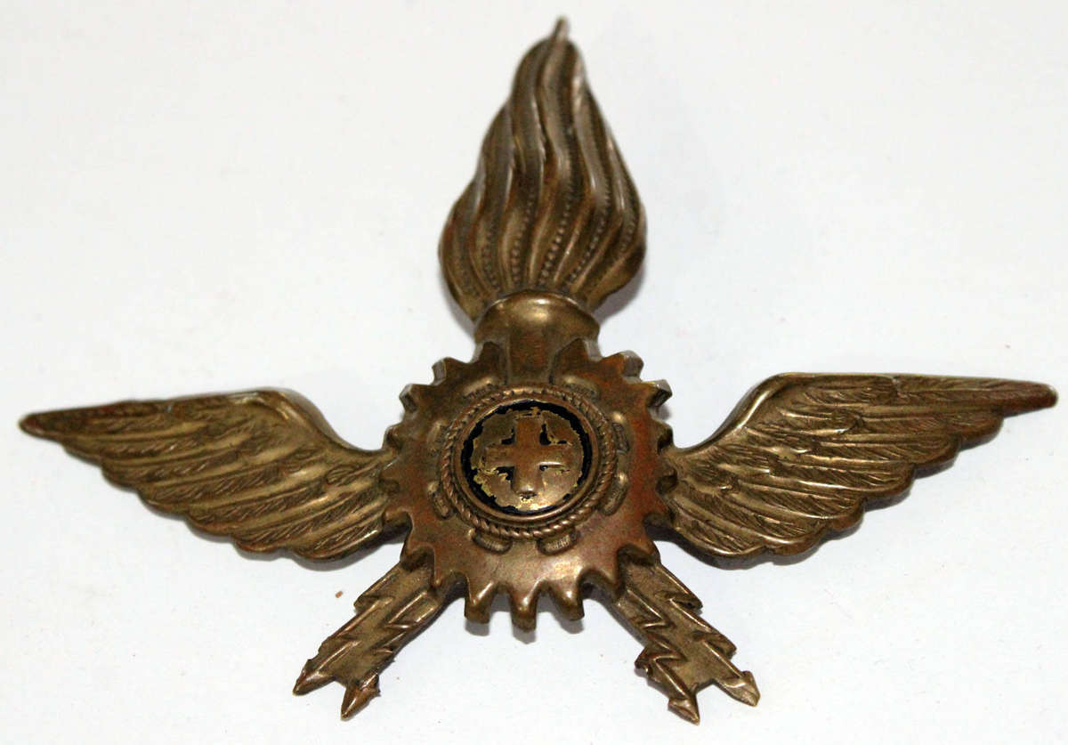 WW2 Italian Air Force badge (No pins)