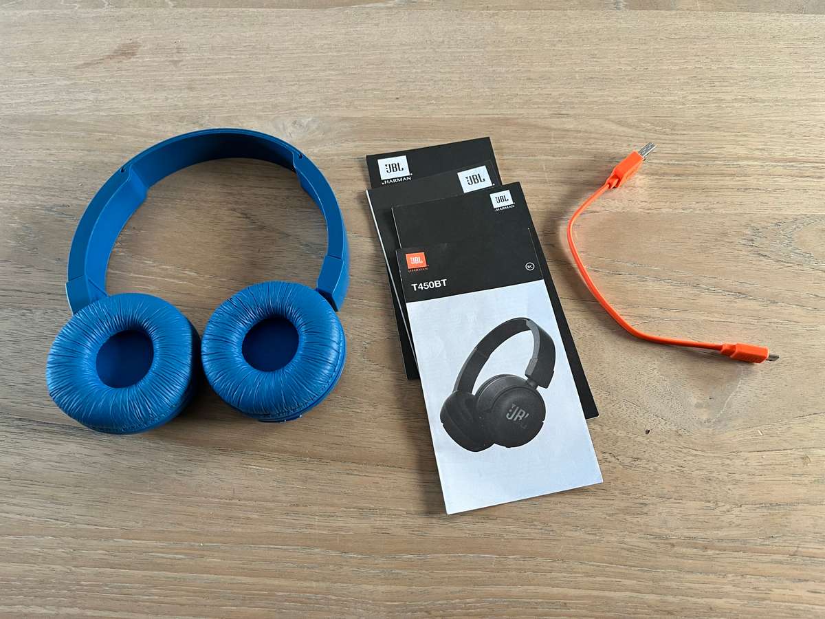 JBL T450BT headphone