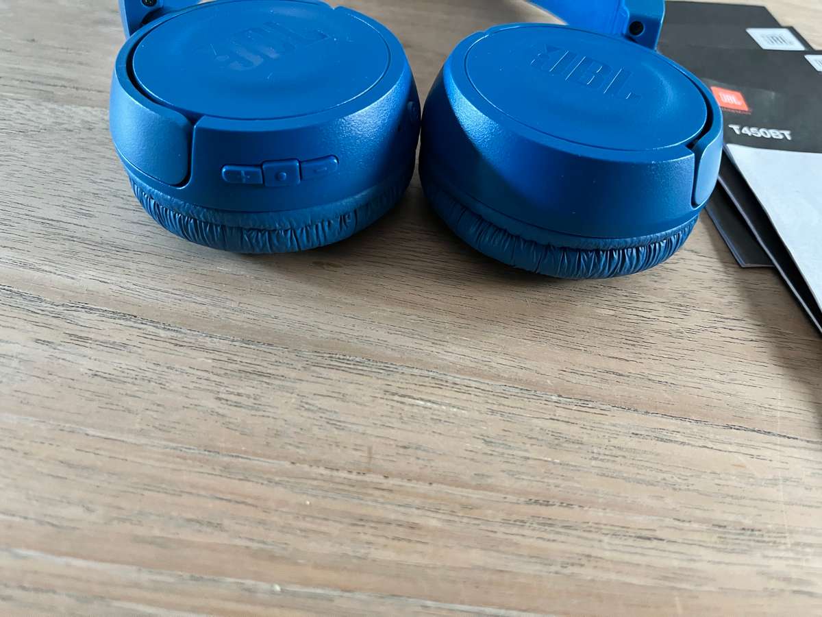 JBL T450BT headphone