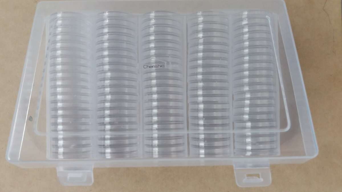Coin collection protection storage box with 100 coin capsules size 27/30 mm