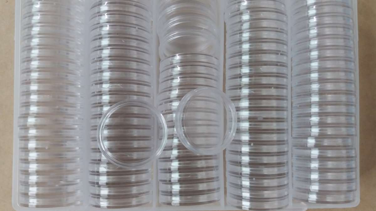 Coin collection protection storage box with 100 coin capsules size 27/30 mm