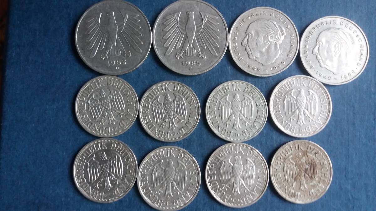 Germany lot 22 Deutsch Mark  R219 * 12 x coins*