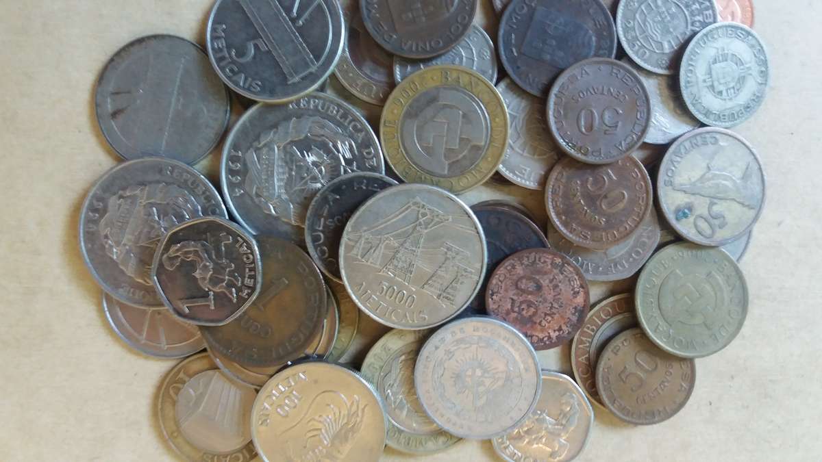 Mozambique Mix - 42 coins