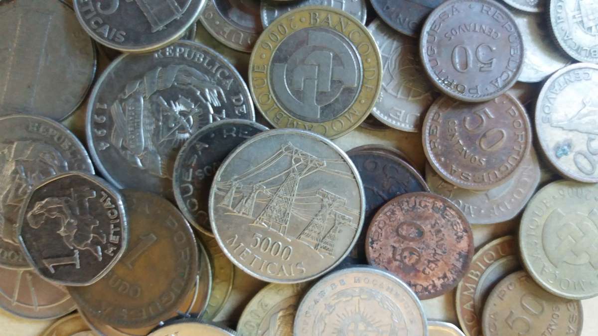 Mozambique Mix - 42 coins