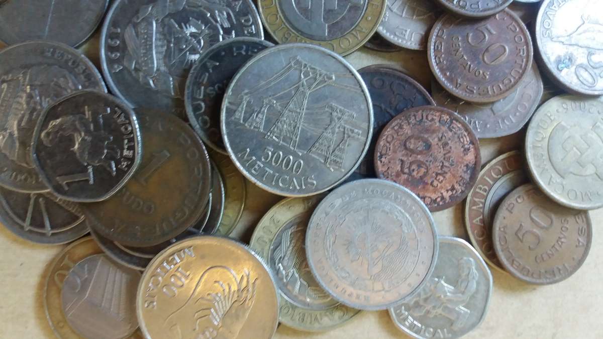 Mozambique Mix - 42 coins