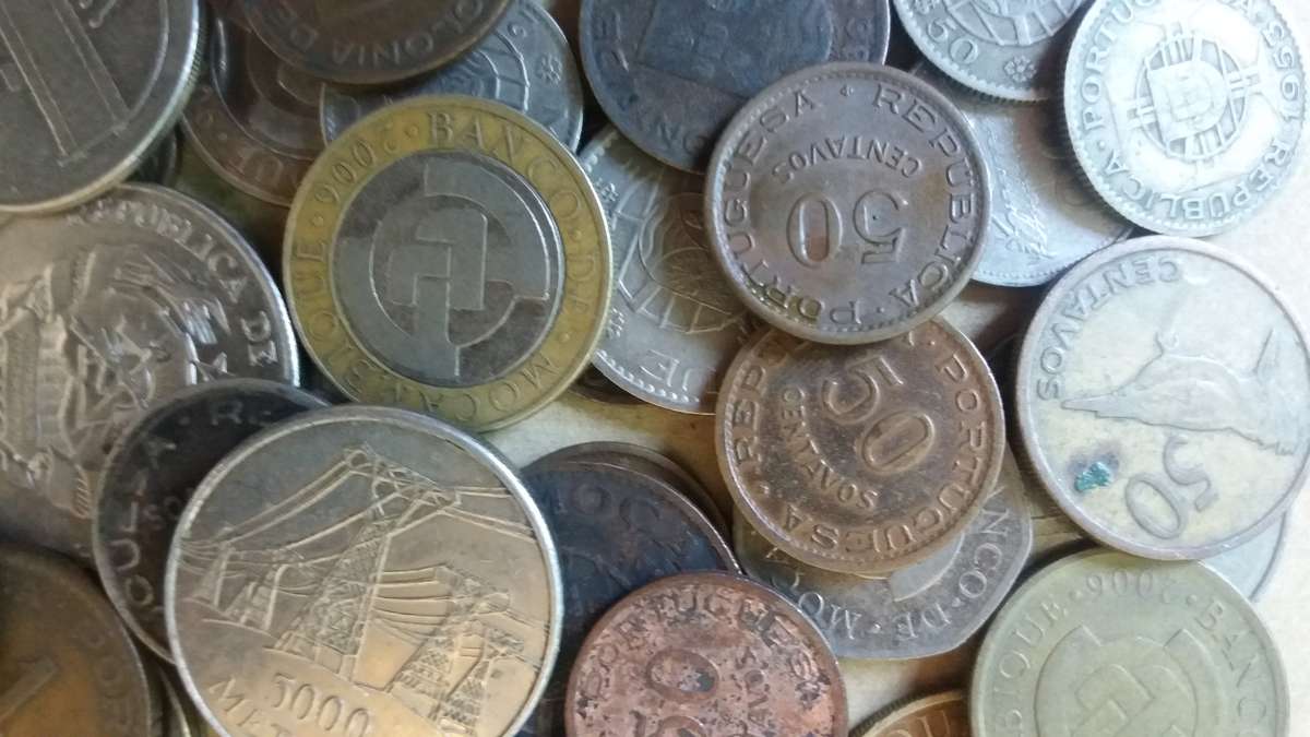 Mozambique Mix - 42 coins