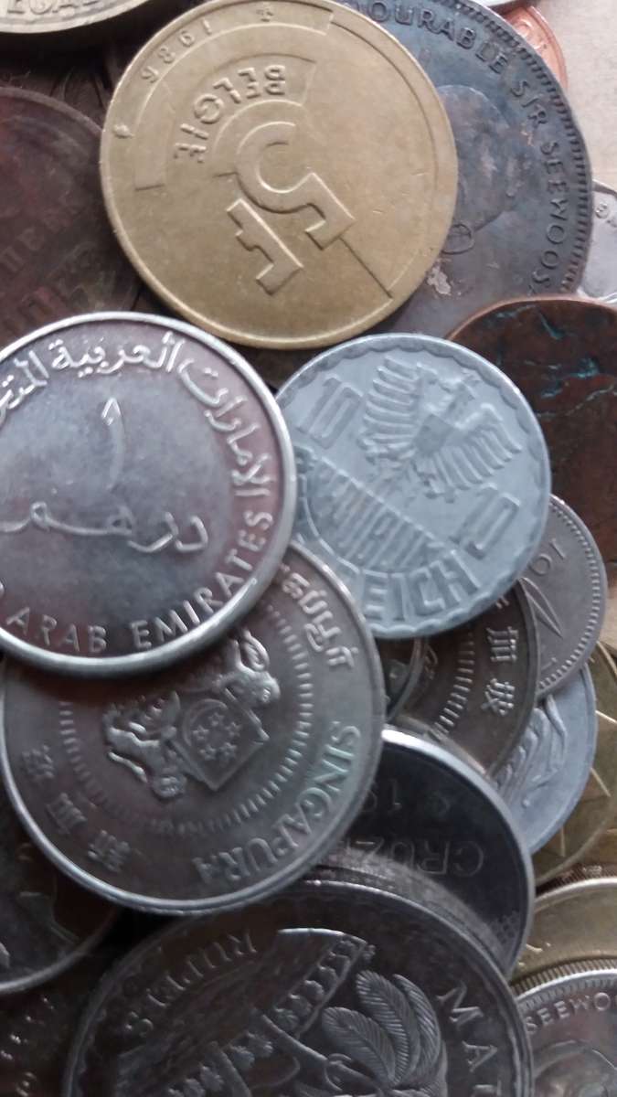 World Mix Coins - lot of 200 coins in total * No South African, UK & USA Coins*