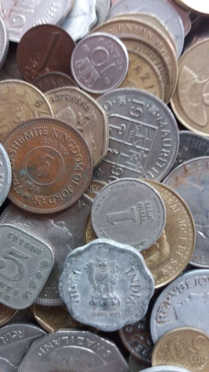 World Mix Coins - lot of 200 coins in total * No South African, UK & USA Coins*