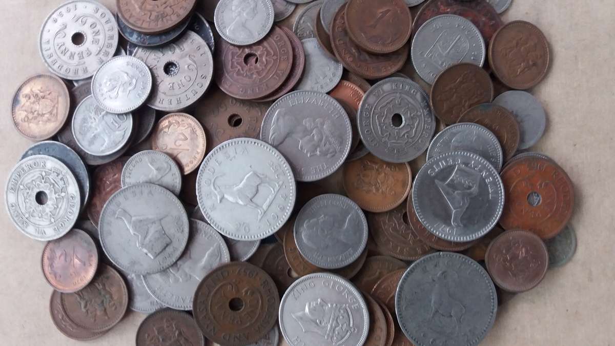 Rhodesia Mix - lot 100 coins