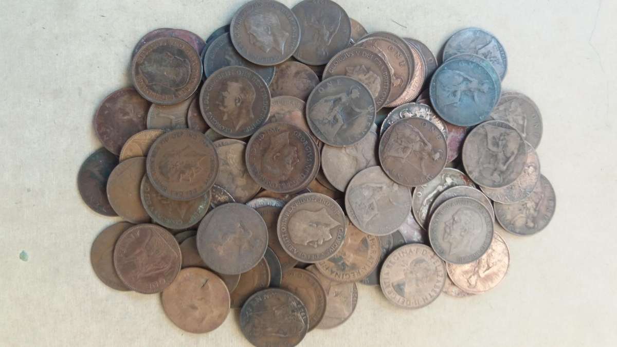 United Kingdom Old 1 Penny mix - 64 coins