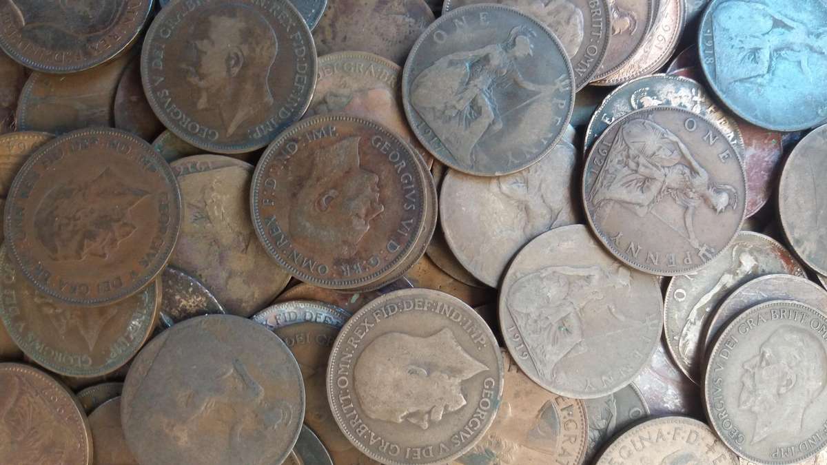 United Kingdom Old 1 Penny mix - 64 coins