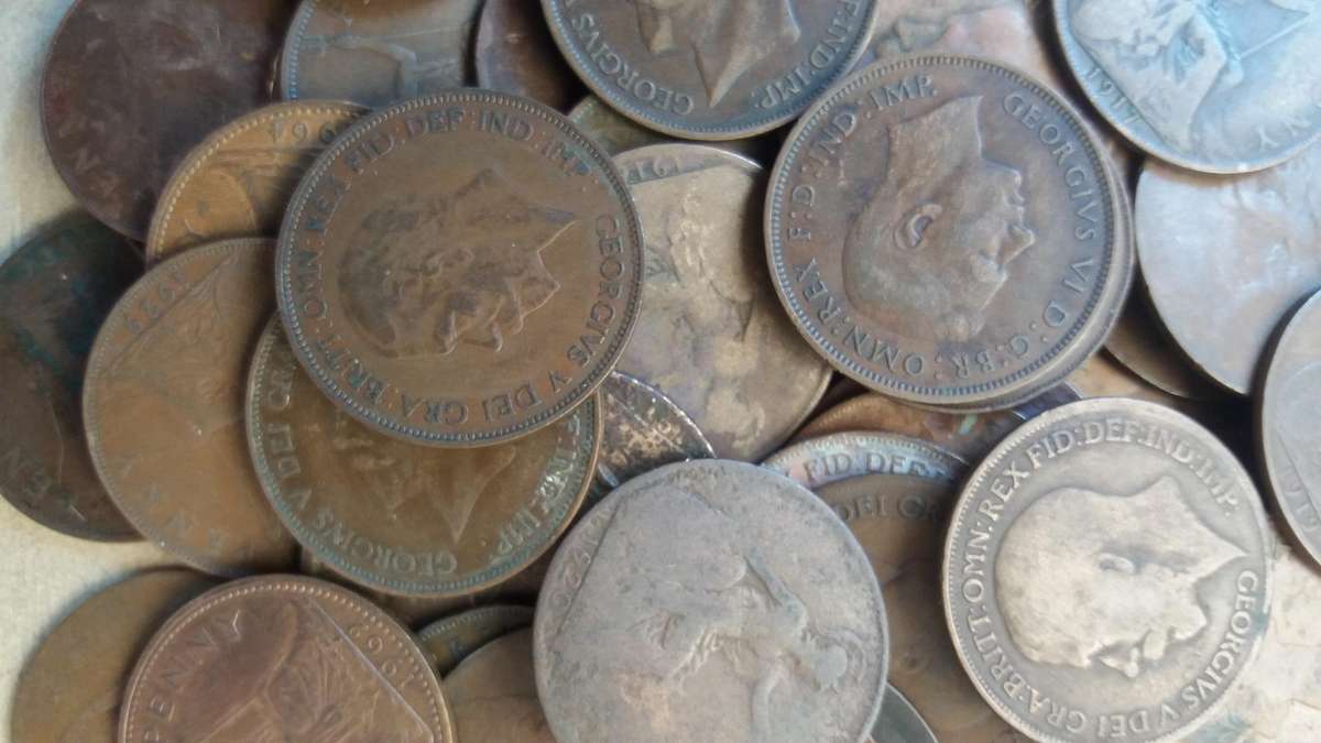 United Kingdom Old 1 Penny mix - 64 coins