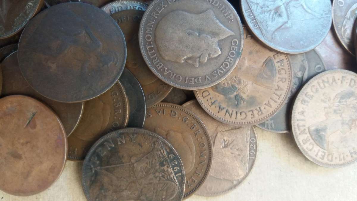 United Kingdom Old 1 Penny mix - 64 coins