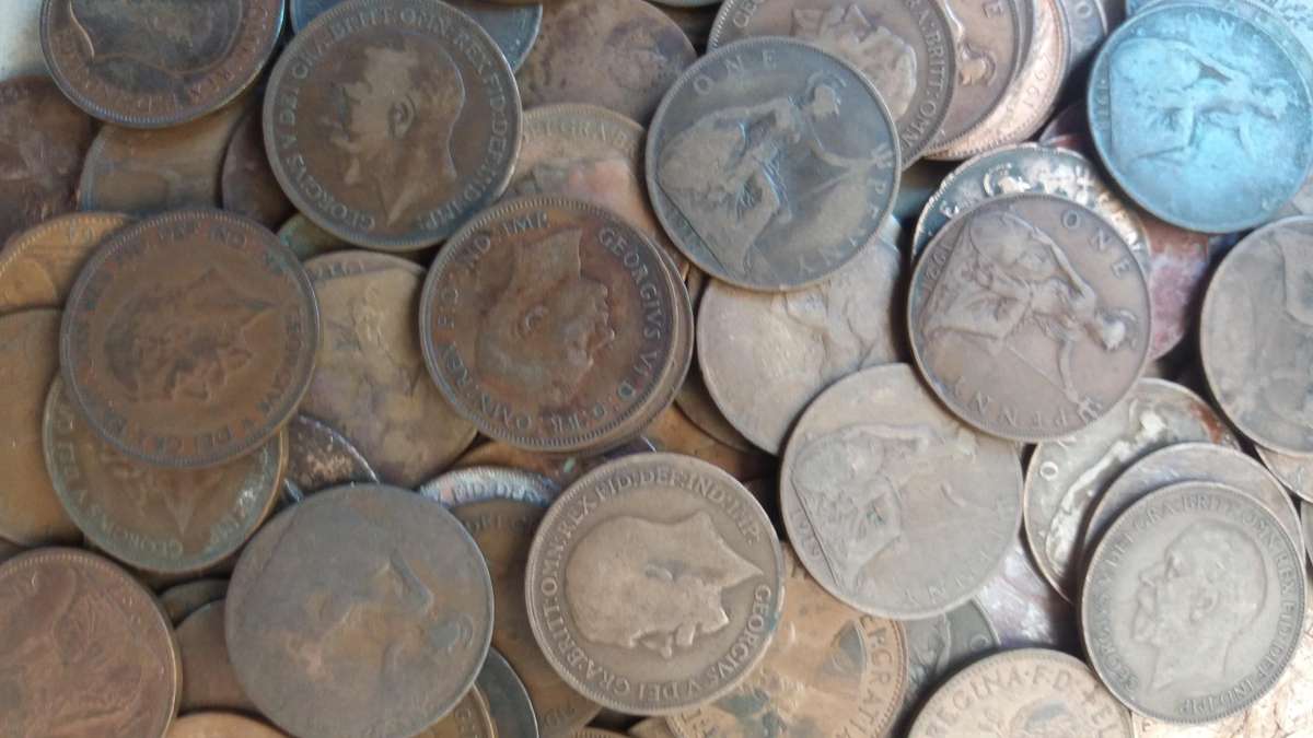 United Kingdom Old 1 Penny mix - 64 coins