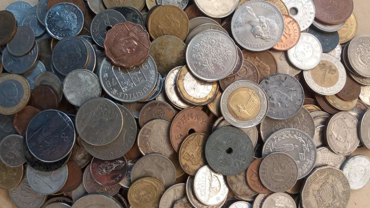 World Mix Coins - lot of + 420 coins in total * No South African Coins*