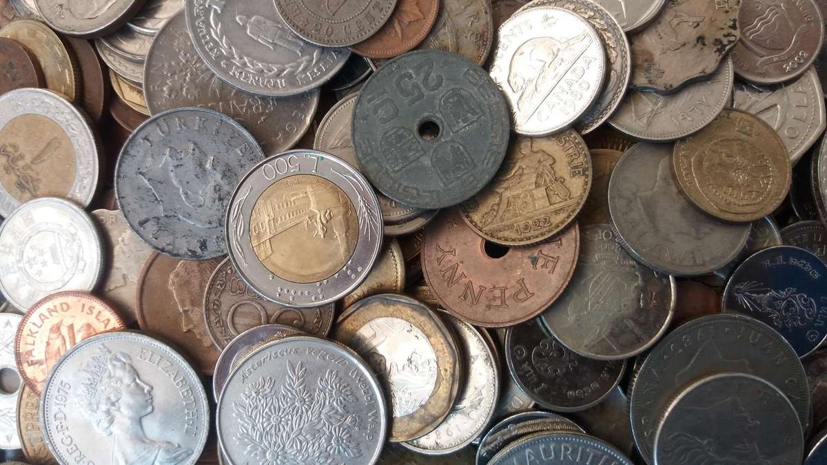 World Mix Coins - lot of + 420 coins in total * No South African Coins*