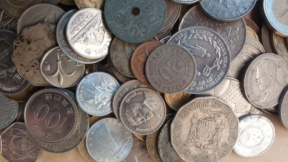 World Mix Coins - lot of + 420 coins in total * No South African Coins*
