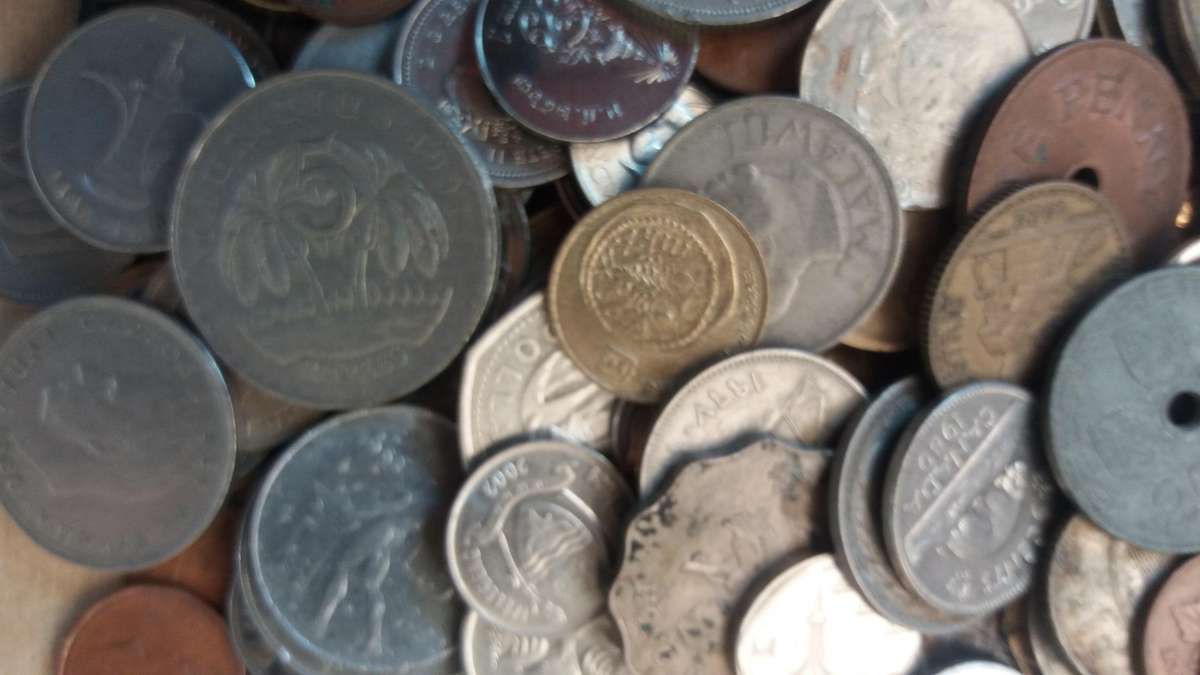 World Mix Coins - lot of + 420 coins in total * No South African Coins*