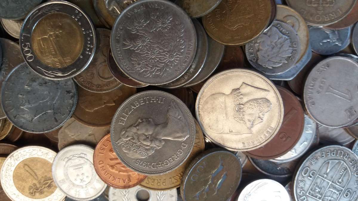 World Mix Coins - lot of + 420 coins in total * No South African Coins*