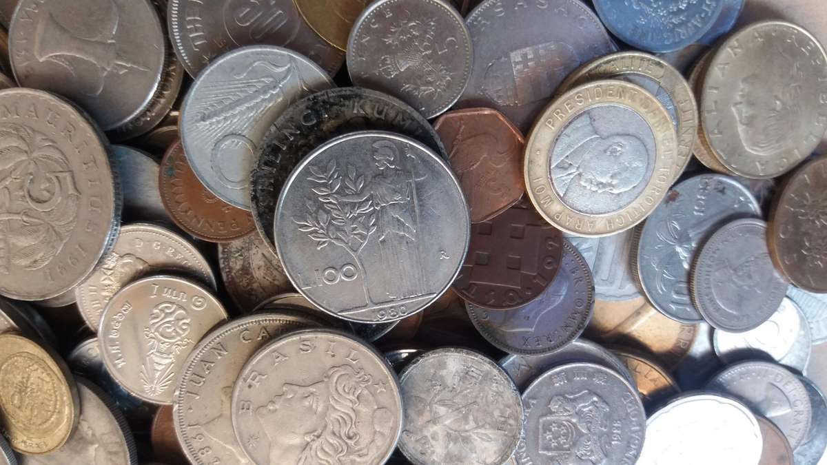 World Mix Coins - lot of + 420 coins in total * No South African Coins*