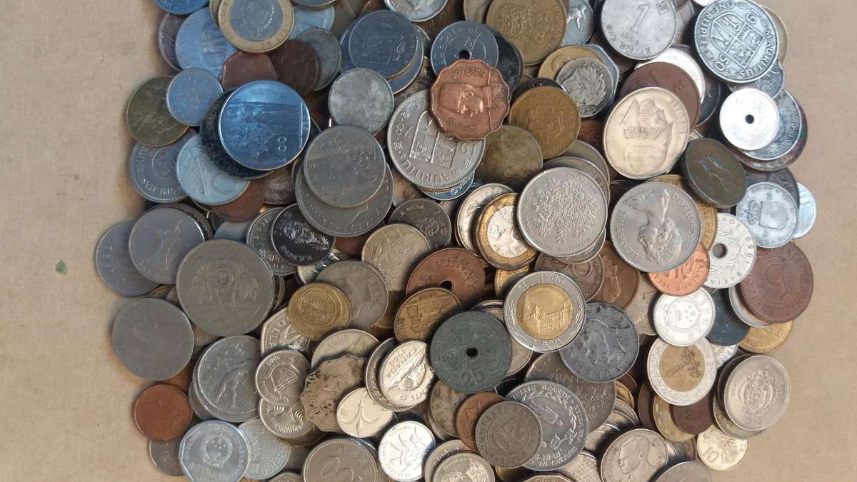 World Mix Coins - lot of + 420 coins in total * No South African Coins*