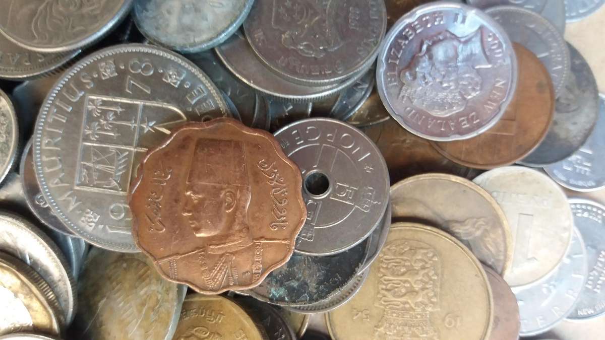 World Mix Coins - lot of + 420 coins in total * No South African Coins*