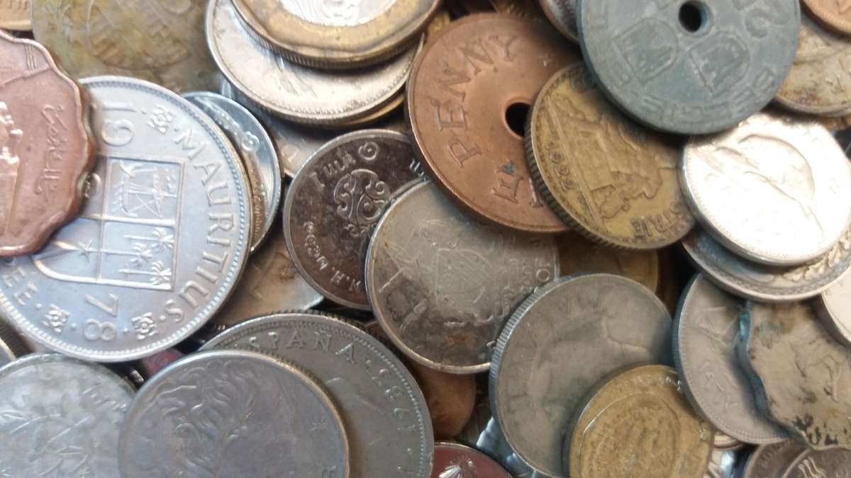 World Mix Coins - lot of + 420 coins in total * No South African Coins*