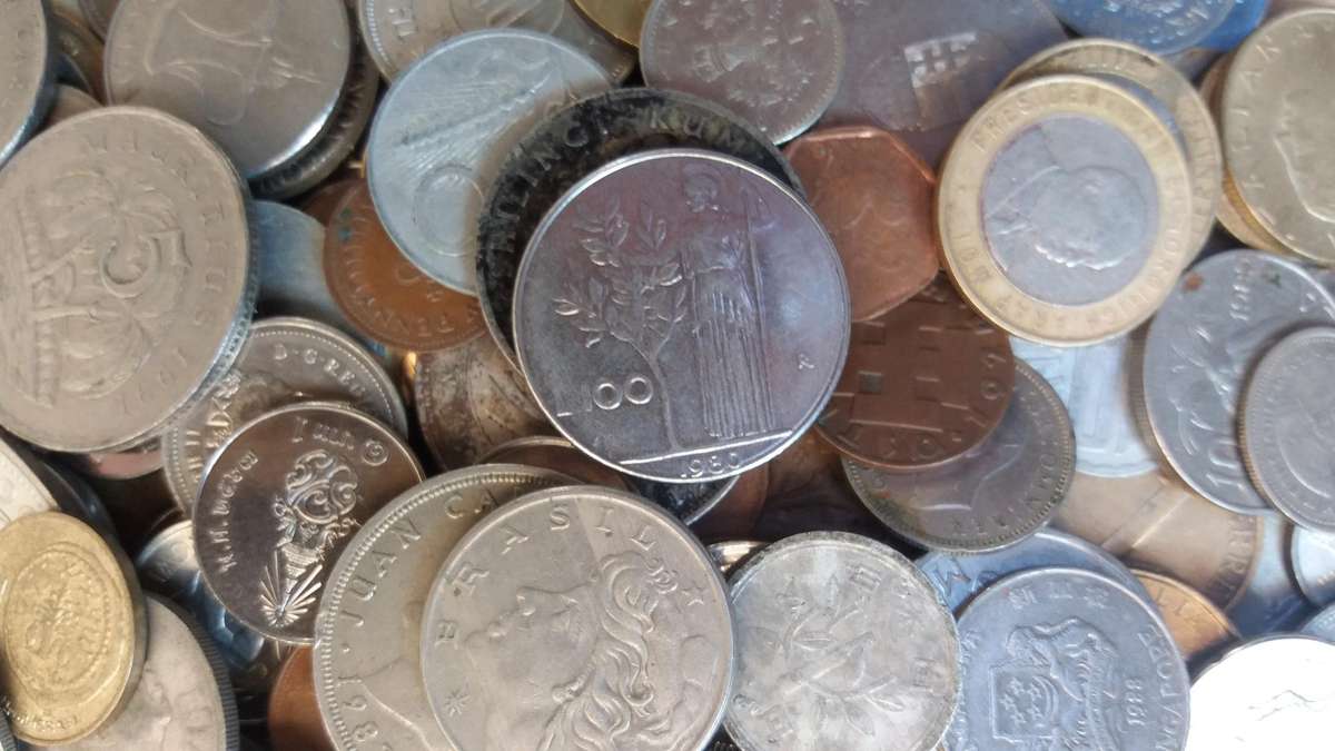 World Mix Coins - lot of + 420 coins in total * No South African Coins*