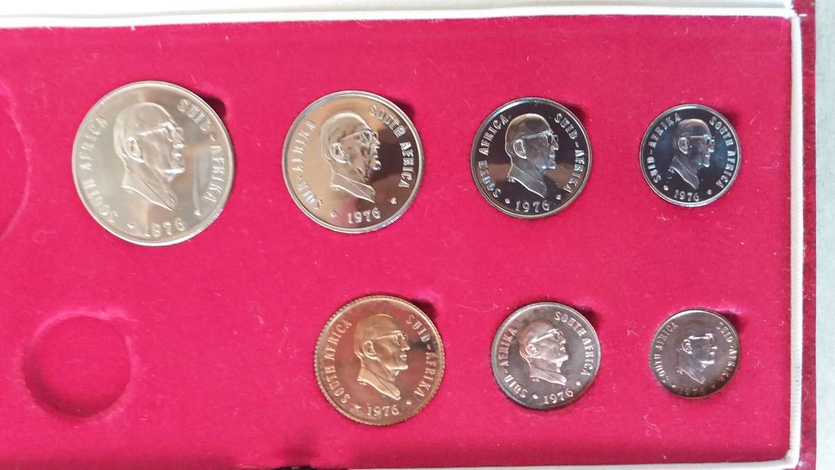 South Africa 1976 -Fouche- Partial Proof Set-Includes 1/2c-50c in SA Mint Box.Brilliant Proof Coins.