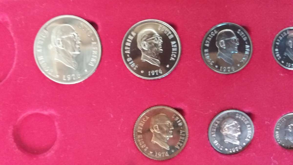 South Africa 1976 -Fouche- Partial Proof Set-Includes 1/2c-50c in SA Mint Box.Brilliant Proof Coins.