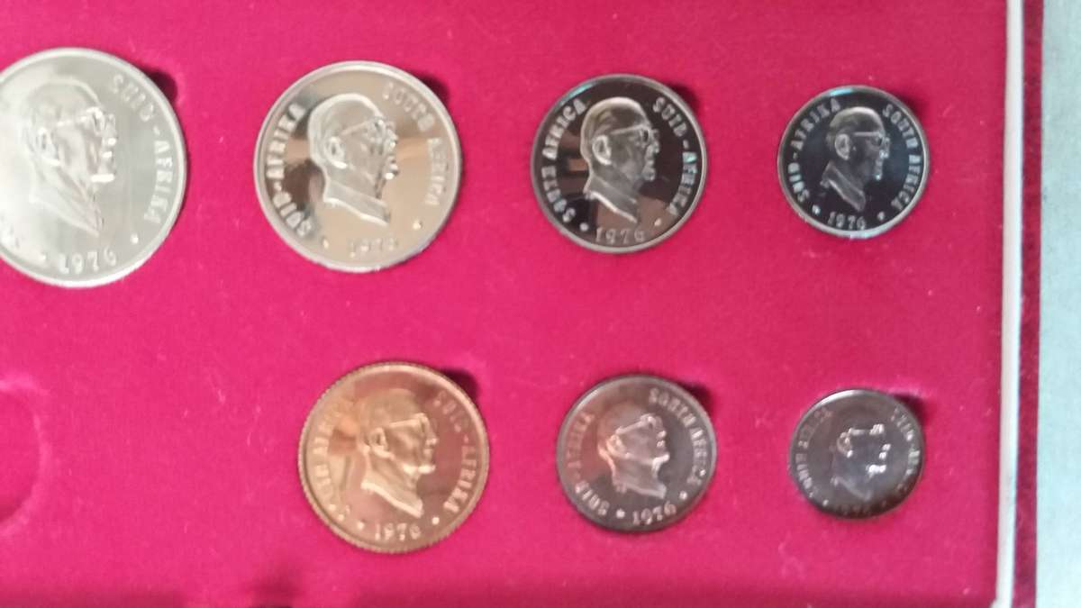 South Africa 1976 -Fouche- Partial Proof Set-Includes 1/2c-50c in SA Mint Box.Brilliant Proof Coins.