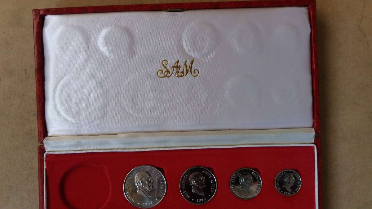 South Africa 1976 -Fouche- Partial Proof Set-Includes 1/2c-50c in SA Mint Box.Brilliant Proof Coins.