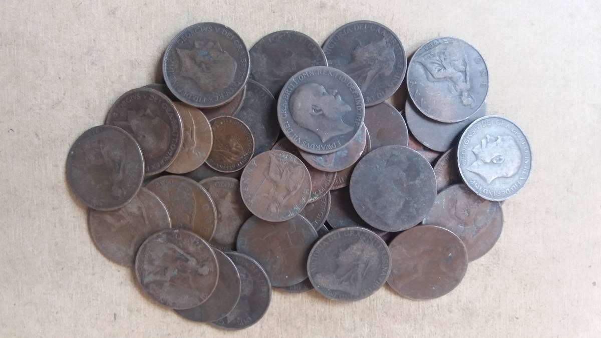 United Kingdom Old Penny mix - 41 coins