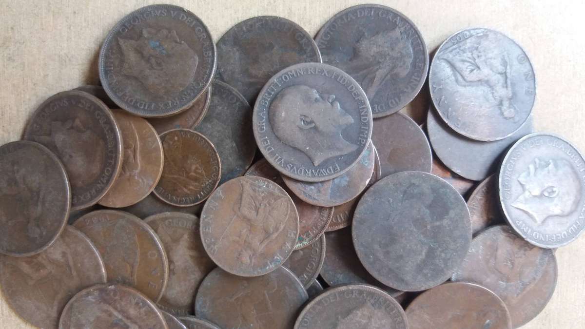 United Kingdom Old Penny mix - 41 coins