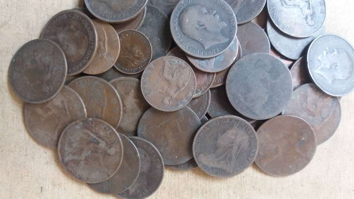 United Kingdom Old Penny mix - 41 coins