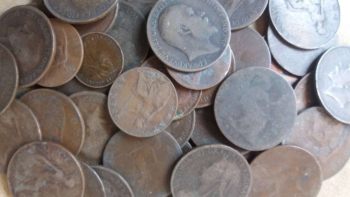 United Kingdom Old Penny mix - 41 coins