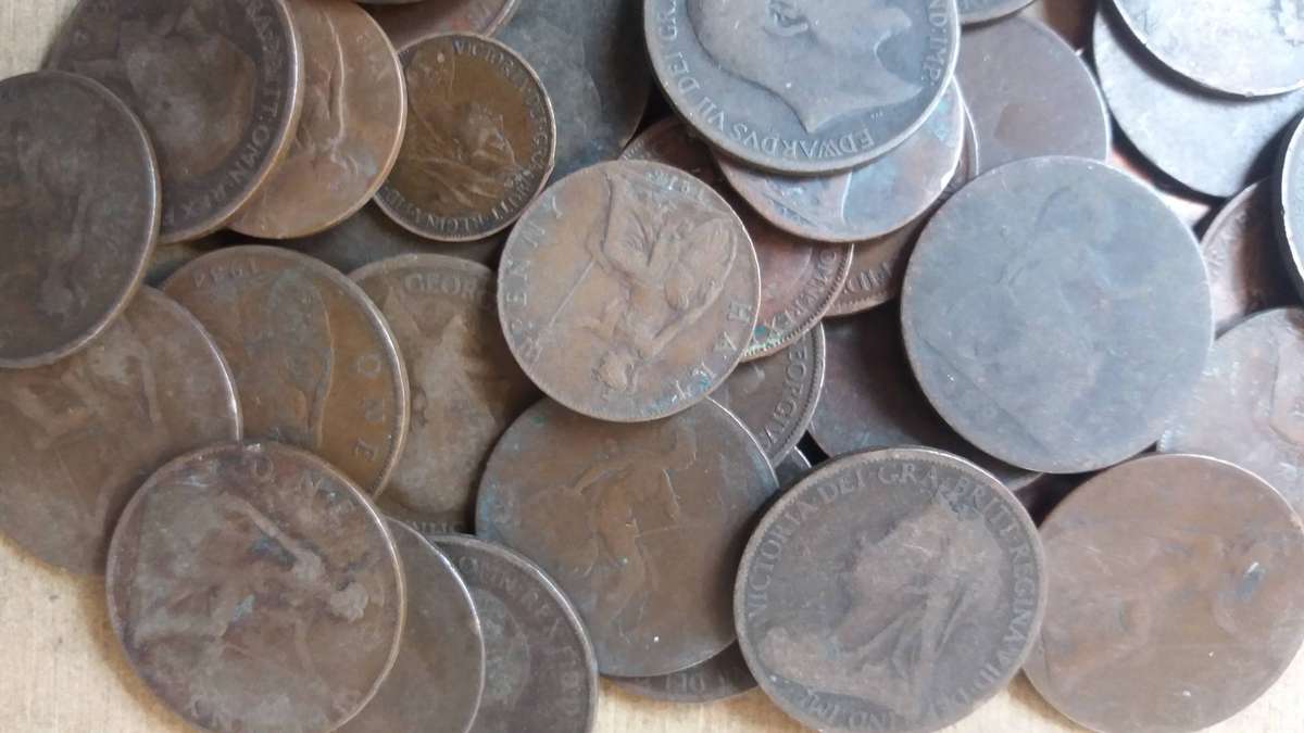 United Kingdom Old Penny mix - 41 coins