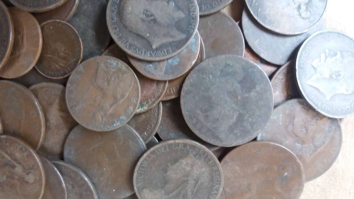 United Kingdom Old Penny mix - 41 coins