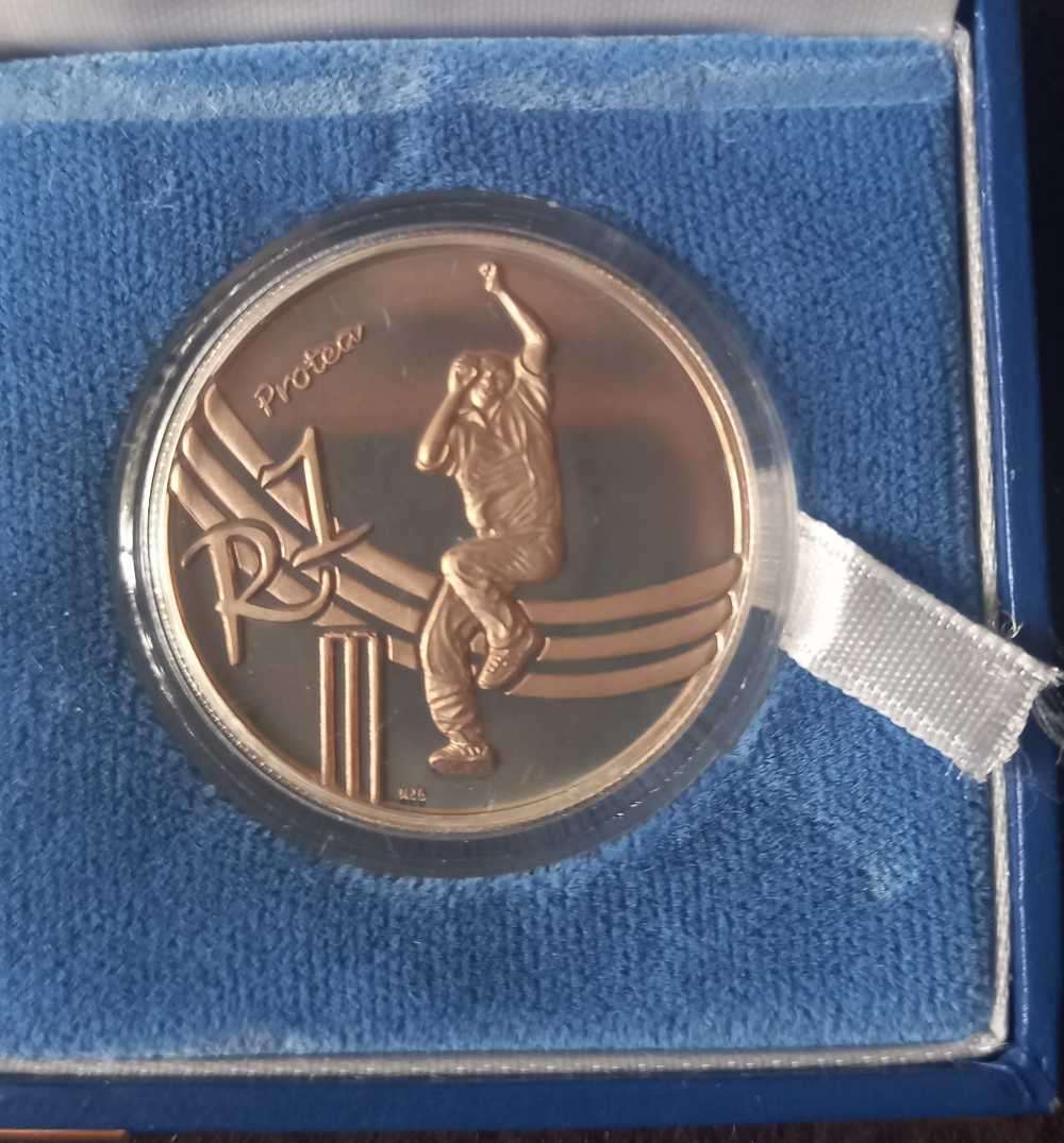 2003 PROTEA R1 CRICKET SERIES WITH CERTIFICATE OF AUTHENTICATION .  SILVER IN SA MINT BOX