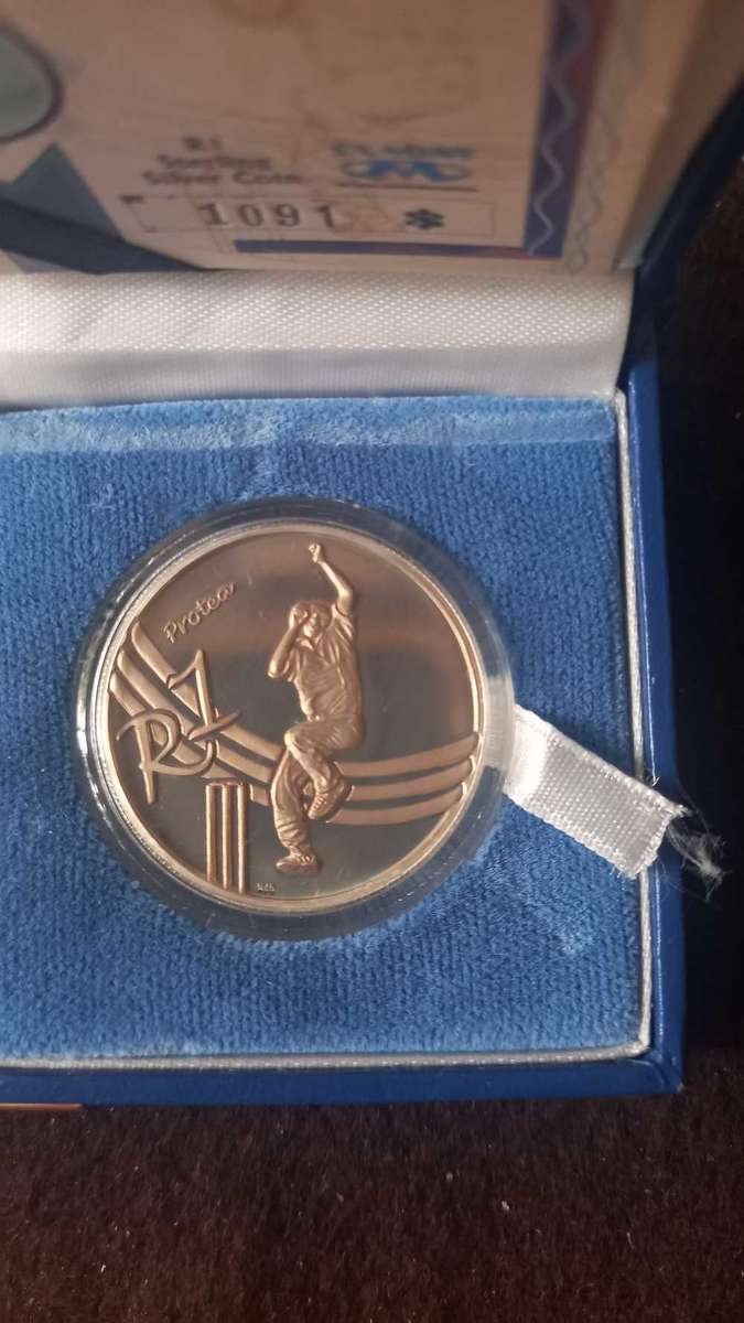 2003 PROTEA R1 CRICKET SERIES WITH CERTIFICATE OF AUTHENTICATION .  SILVER IN SA MINT BOX
