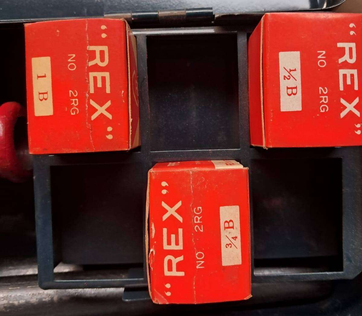 REX 2R ratchet pipe threader