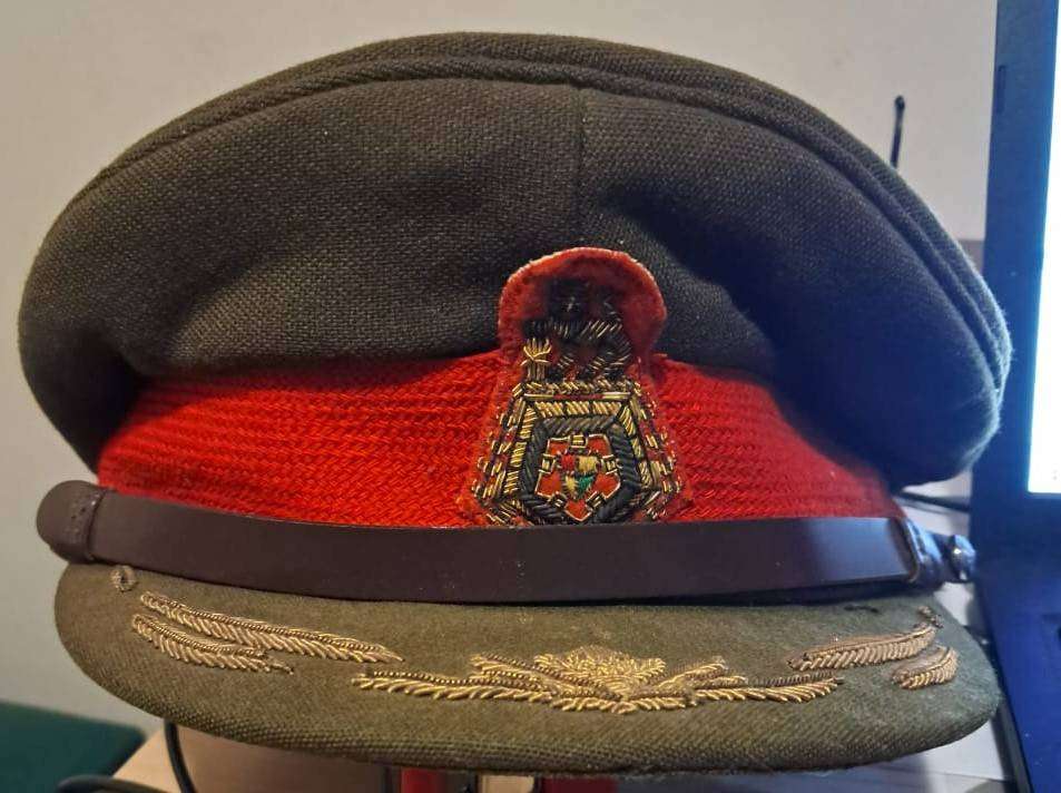 SADF/ SA Army / Berets  Peak Cap & WW 2 Helmets