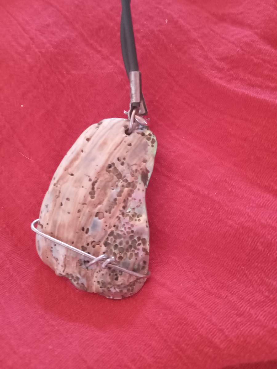 VINTAGE MOTHER OF PEARL necklace