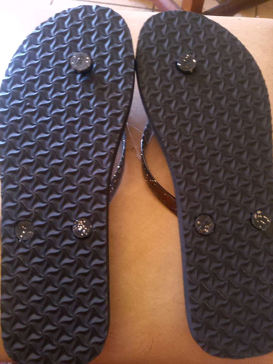 LADIES SANDALS SIZE 7