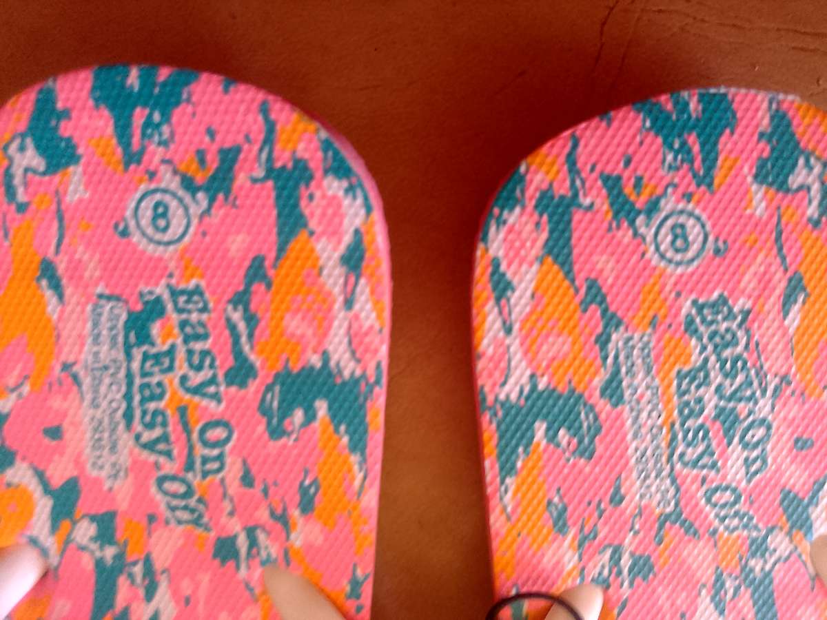 LADIES SANDALS SIZE 8