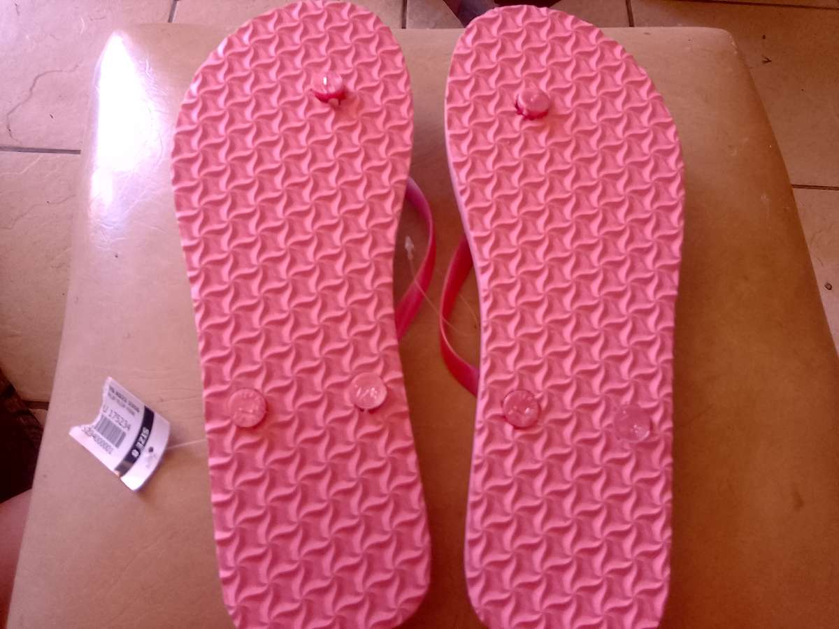 LADIES SANDALS SIZE 8 BRAND NEW